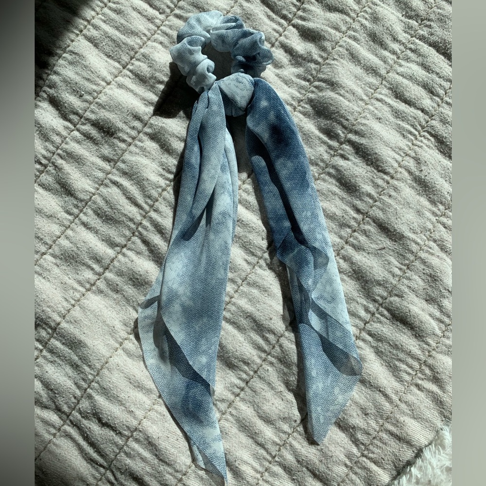Lulu’s Blue Tie-Dye Hair Scrunchie with Ribbon